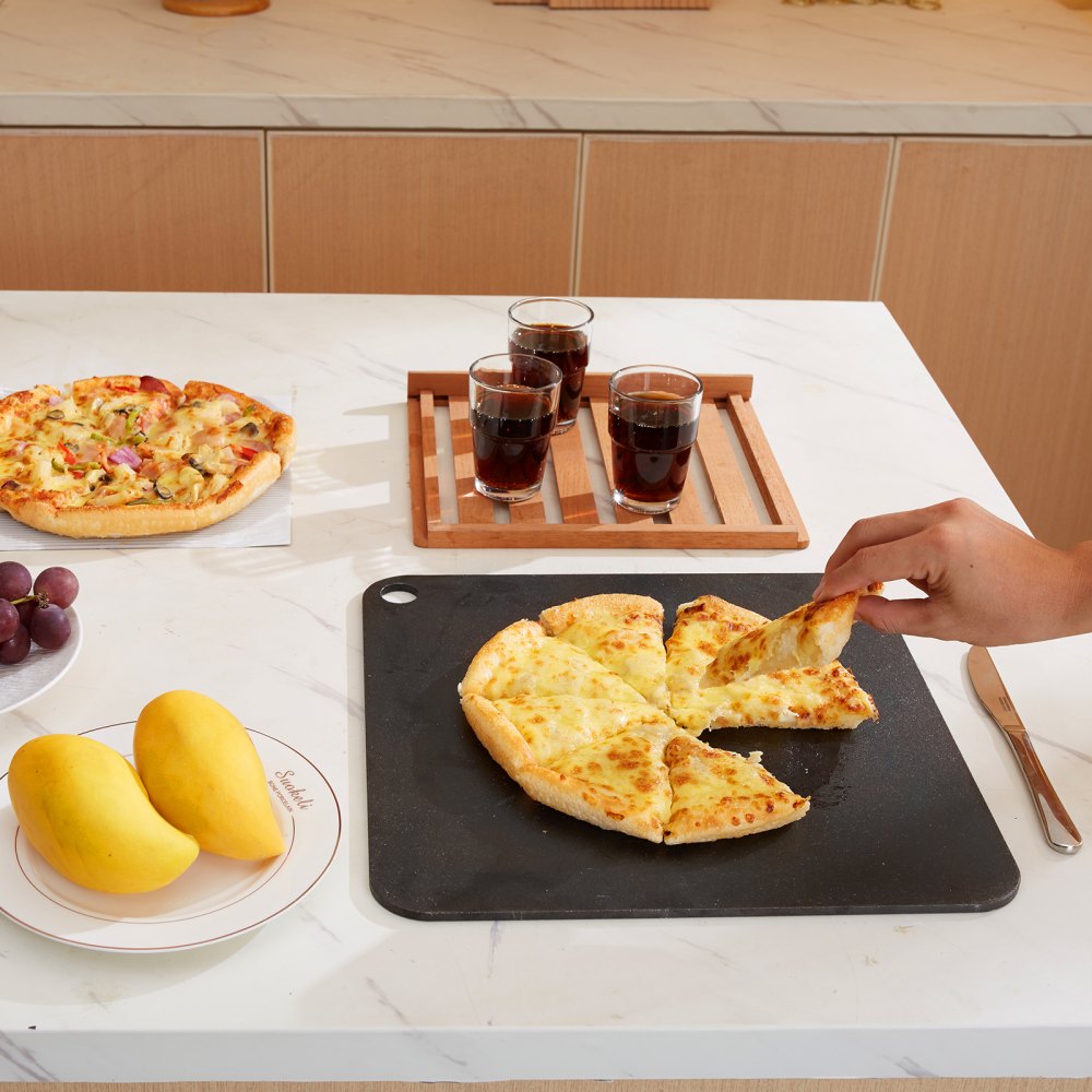 VEVOR Pietra Refrattaria, Piastra per Pizza in Acciaio da Forno, 355 x 355 x 6 mm, Pietra per Pizza in Acciaio al Carbonio, Teglia per Pizza Resistente per Griglia Barbecue all'Aperto, Forno Interno