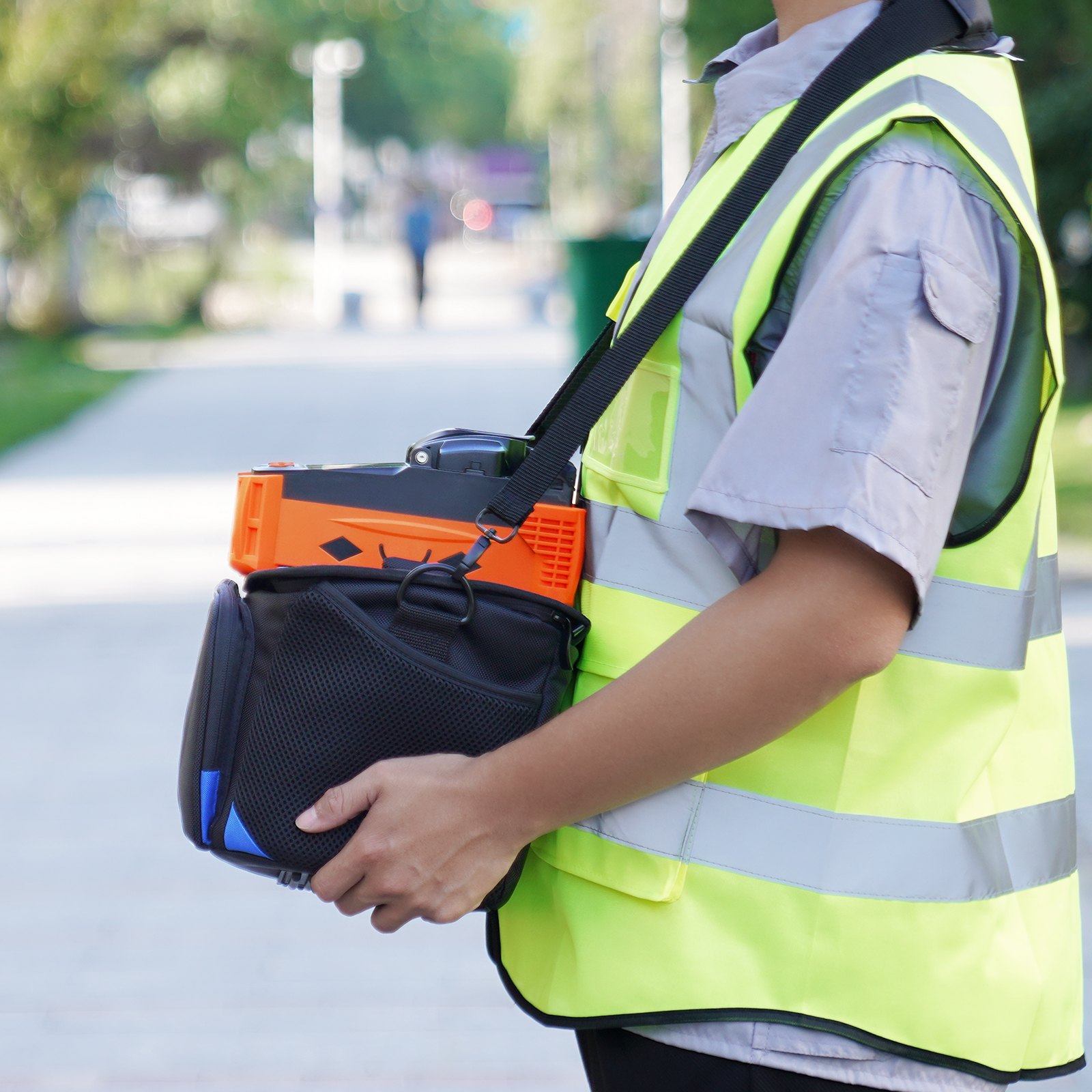 VEVOR Saldatore per Fibra Ottica 4 Motori Giuntatrice per Fusione di Fibra Ottica Messa a Fuoco Allineamento del Nucleo Schermo LCD Digitale da 10 cm Supporto per Memorizzazione delle Immagini Giunzione
