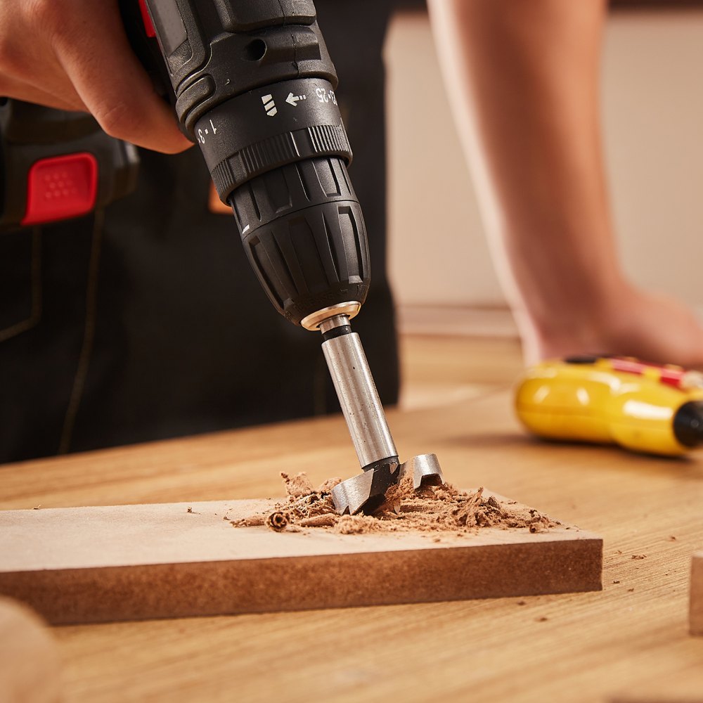 VEVOR Punte Forstner 16 Pezzi Set Punte per Sagomare Ø 6-41 mm Lunghezza 60 mm, Set Punte Forstner in Valigetta in Acciaio al Carbonio HRC48-51 Accessorio per Trapano Foratura per Legno Carpenteria