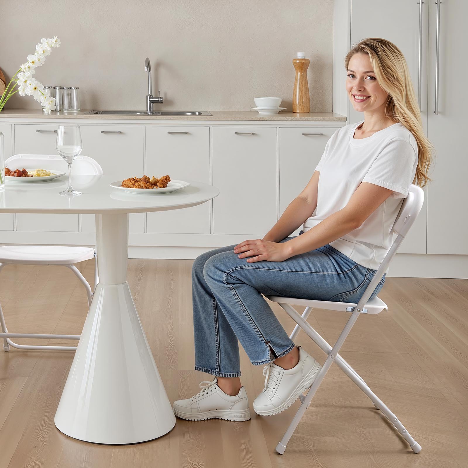 VEVOR Set di 6 Sedie Pieghevoli in Plastica con Struttura in Metallo Resistente, Sedie da Tavolo Portatili Impilabili per Interni ed Esterni, Sgabello in Metallo Pieghevole per Casa, Cortile, Bianco