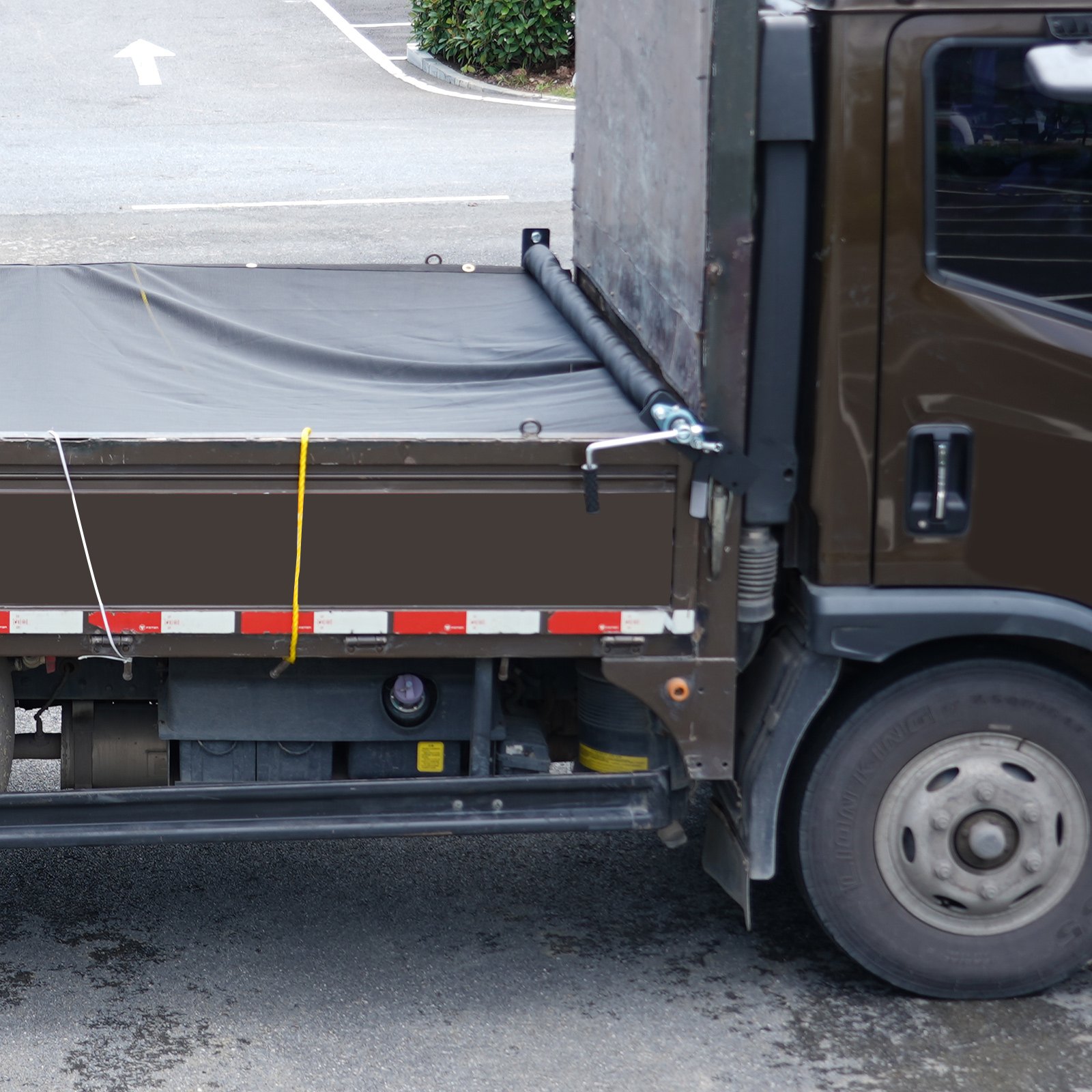 VEVOR Kit Rullo per Telone a Manovella da Camper Camion, Larghezza 1,6-2,6 m, Lega di Alluminio, Rullo per Telone per Autocarro con Cassone Ribaltabile Manuale, Manico Avvolto in Spugna per Rimorchi