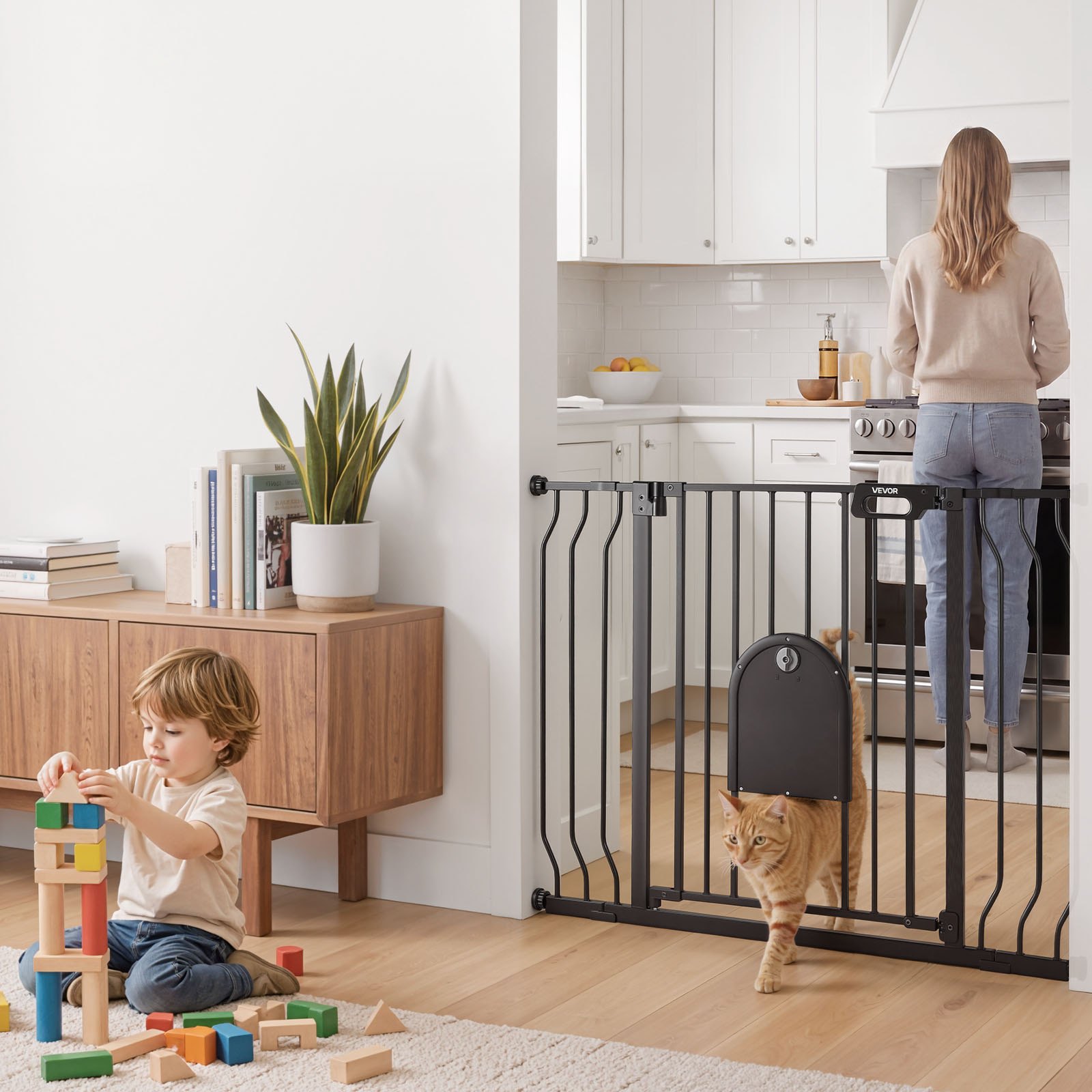 VEVOR Cancelletto di Sicurezza per Bambini, Grata Animali Larghezza Regolabile da 75 a 111 cm, con Porticina Gatti Regolabile, Colore Nero, Kit di Montaggio a Pressione e Kit a Parete, uso Interno