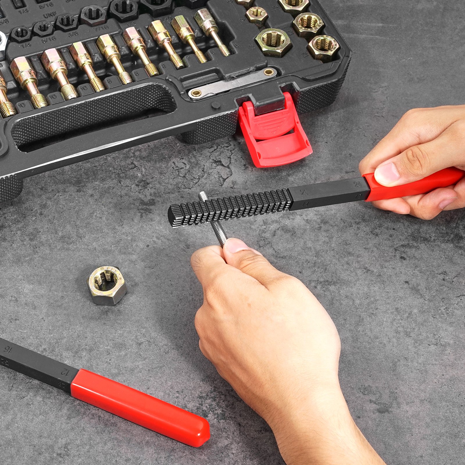 VEVOR Strumento di Ripristino della Filettatura UNC UNF 61 PZ, Kit di Riparazione della Filettatura Metrica, Set di Strumenti di Rifilettatura con Maschi, Filiere, Lime per Filettatura per Meccanici