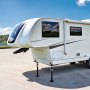 VEVOR Cric Sollevatore per SUV Camper 2 pezzi, Supporti in Acciaio Verniciato a Polvere per Camper, Capacità di Carico Fino a 453,59 kg, Altezza Regolabile da 541,02 a 1219,2 mm, Piede di Supporto