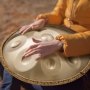 VEVOR Handpan, 55 cm, 10 notes, D minor hand drum, drum instrument with mallets, 432 Hz handpan stand & carrying case, healing sound drum made of steel, percussion instruments for adults & beginners