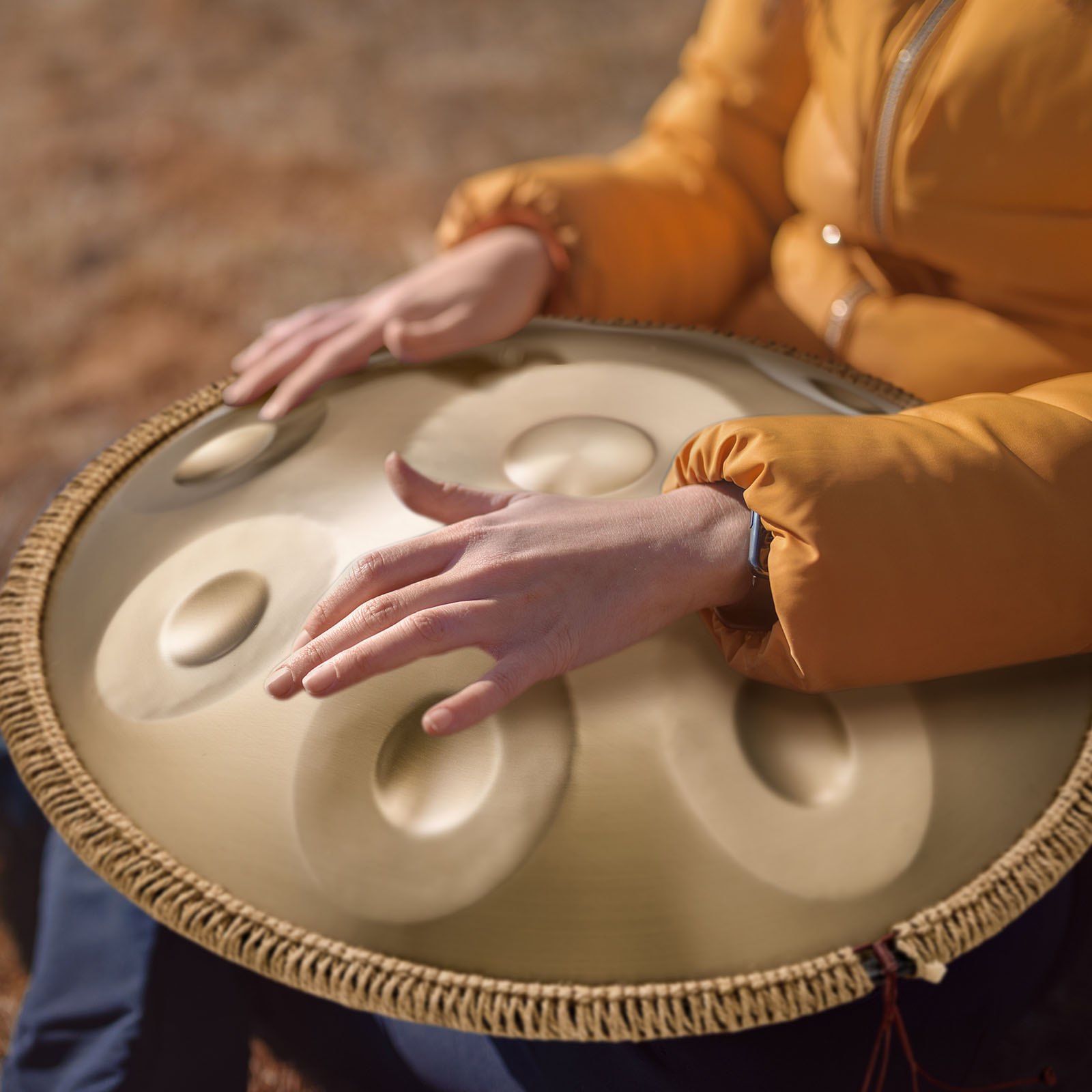 VEVOR Tamburo a Linguetta Frequenza 432Hz, Strumento a Percussione Tonalità Re Minore Numero di Note da 9, Tamburi a Lingua in Re Minore con Bacchette, Strumento Musicale per Meditazione, Oro