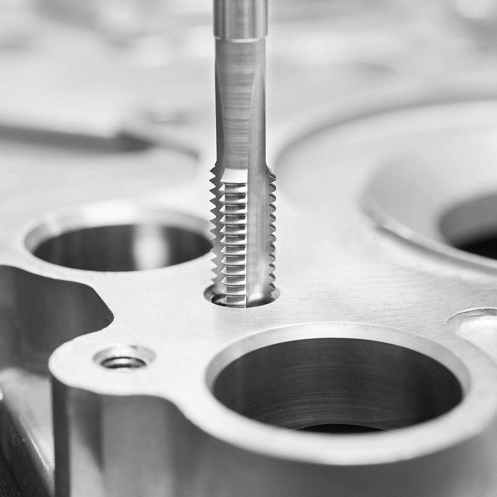 VEVOR Set di Filiere Maschi Utensili per Filettatura SAE 40 Pezzi in Totale, Set per Rubinetti Matrici NC/NF/NPT in Lega di Zinco Utensili per Filettature in Valigetta, Set di Rubinetti Chiavi 40 Pz