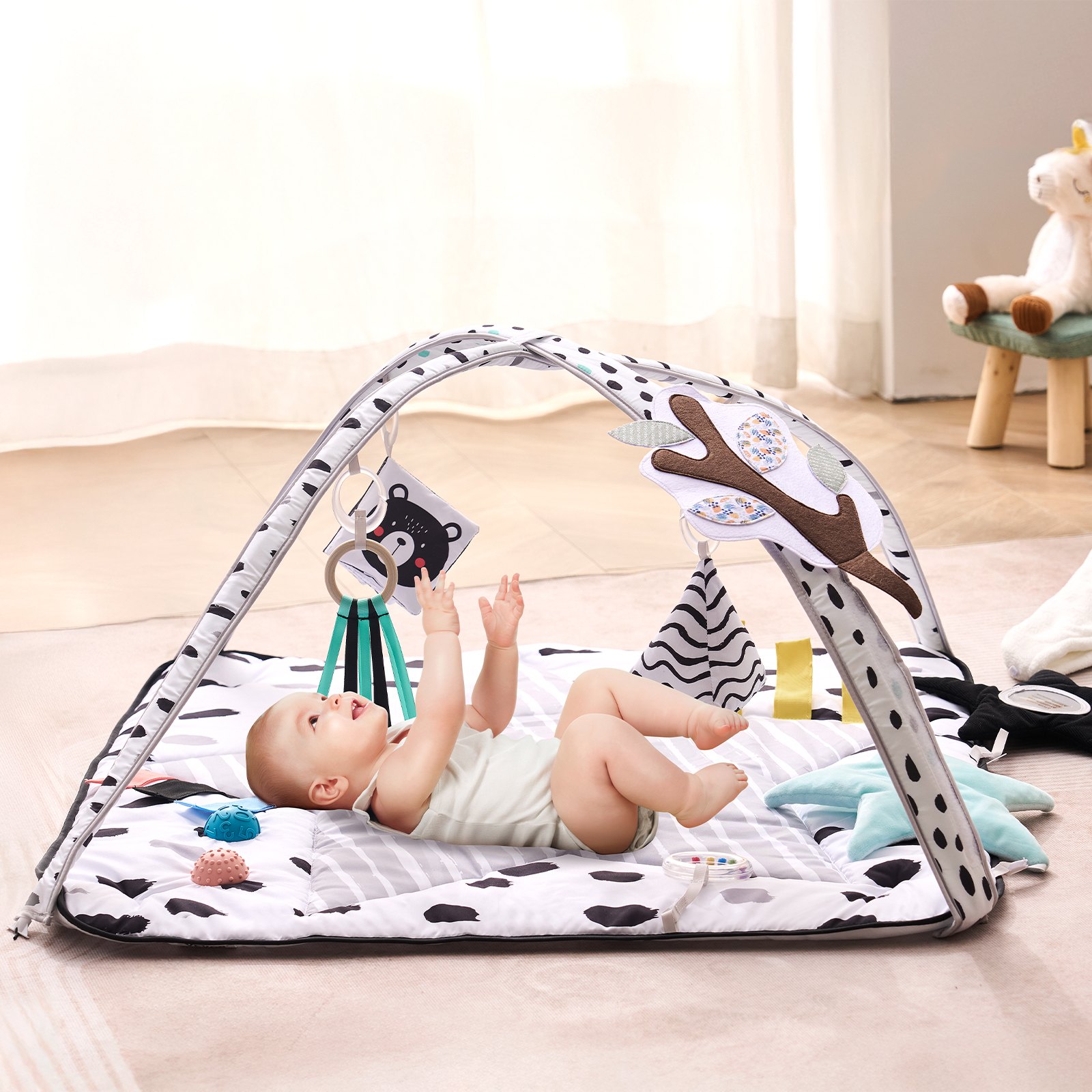 VEVOR Play Mat 875x875x440 mm, Activity Mat with 6 Sensory Toys, 2 Touch Balls & Soft Fabric for Developing Sensory & Motor Skills, for Children 0-18 Months