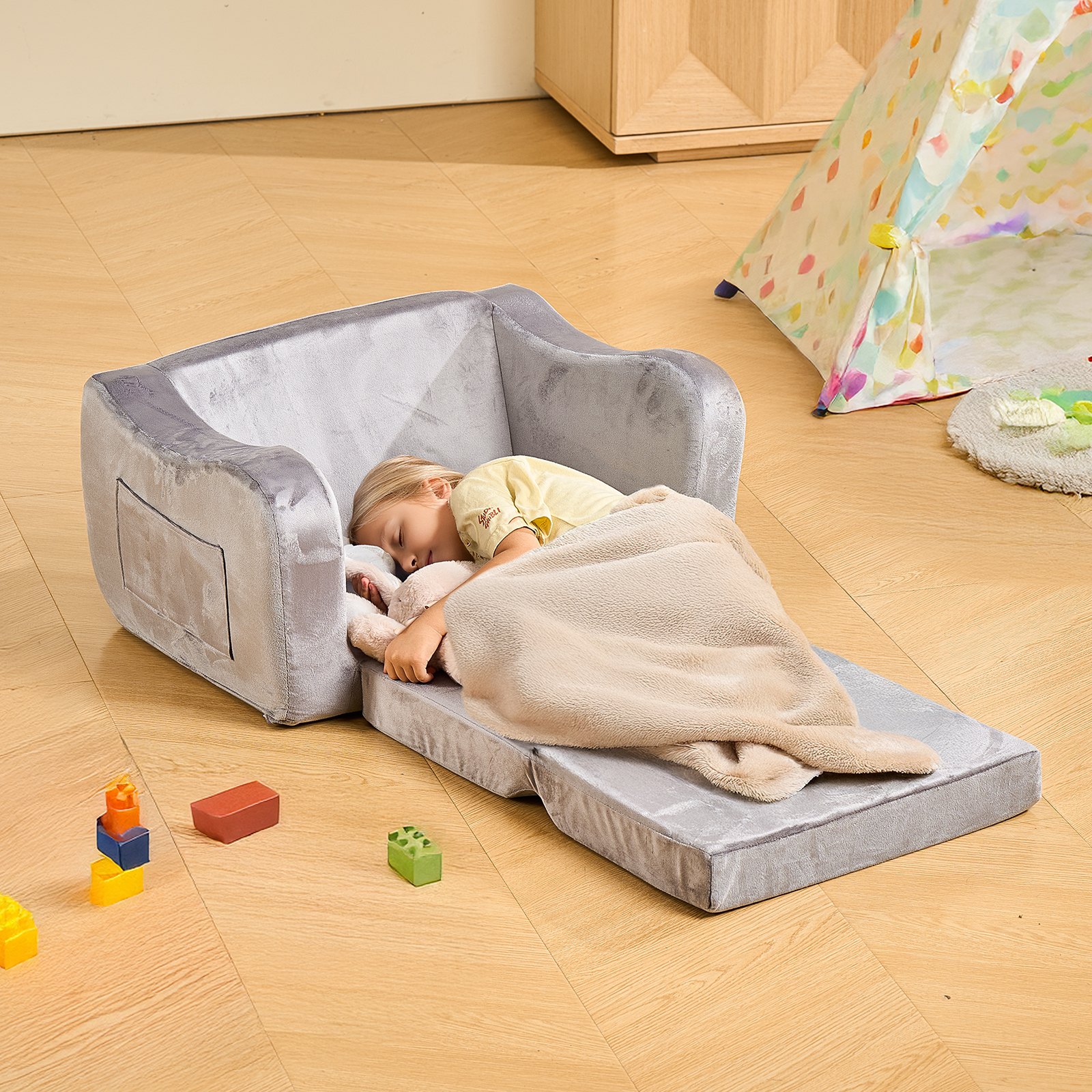 VEVOR Divano per Bambini, Sedia Pieghevole per Bambini con Braccioli, Spugna 28D e Pelo Corto, Trasformabile in Sdraio, Divano per Gioco Divertenti o per Rilassarsi Comodamente, M, Grigio