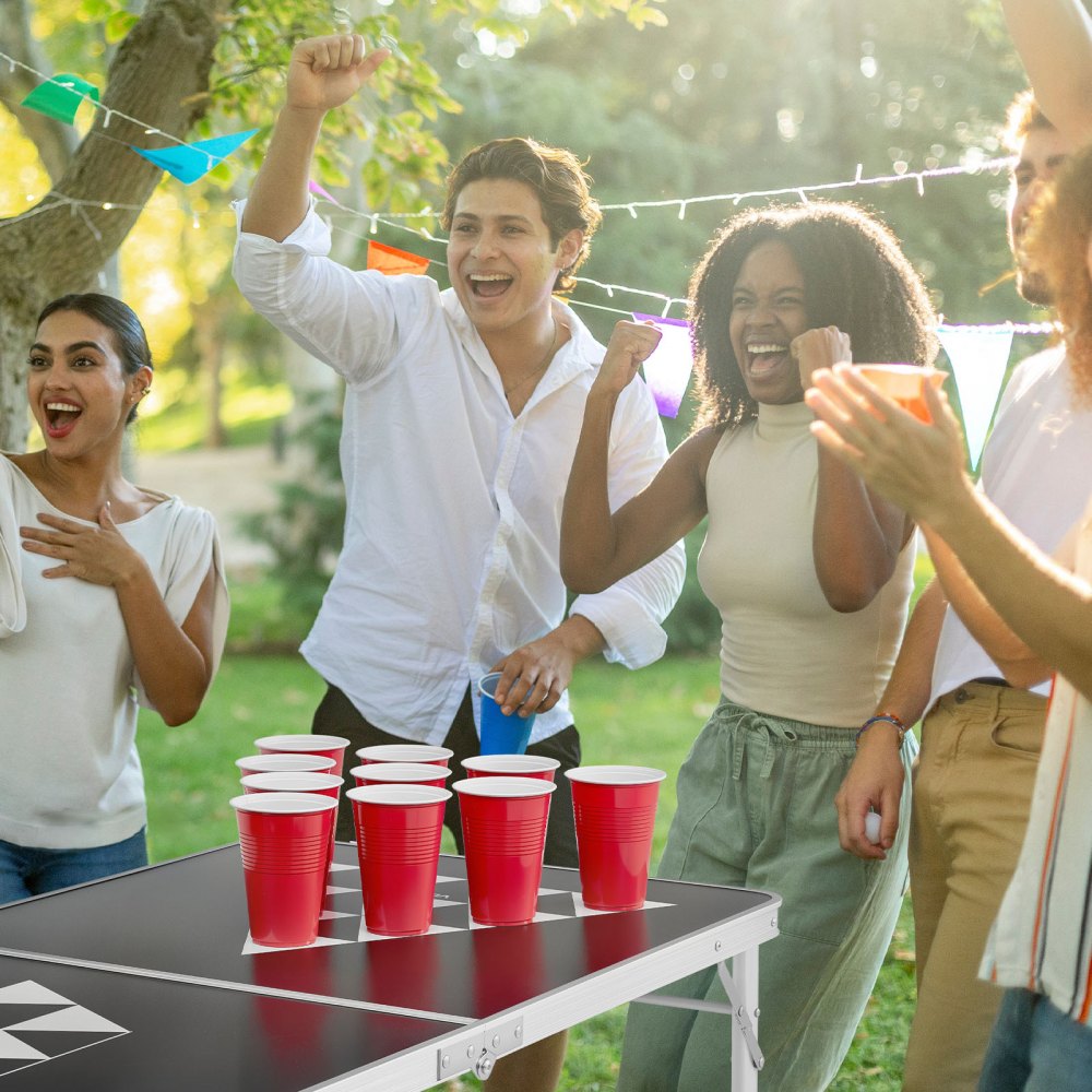 VEVOR Tavolo da Beer Pong Portatile 2,4 m Tavolo Pieghevole Rialzato, con Maniglia da Trasporto e 6 Palline da Pong, Altezza Regolabile, Leggero Portatile per Casa, Ufficio, Campeggio, Nero