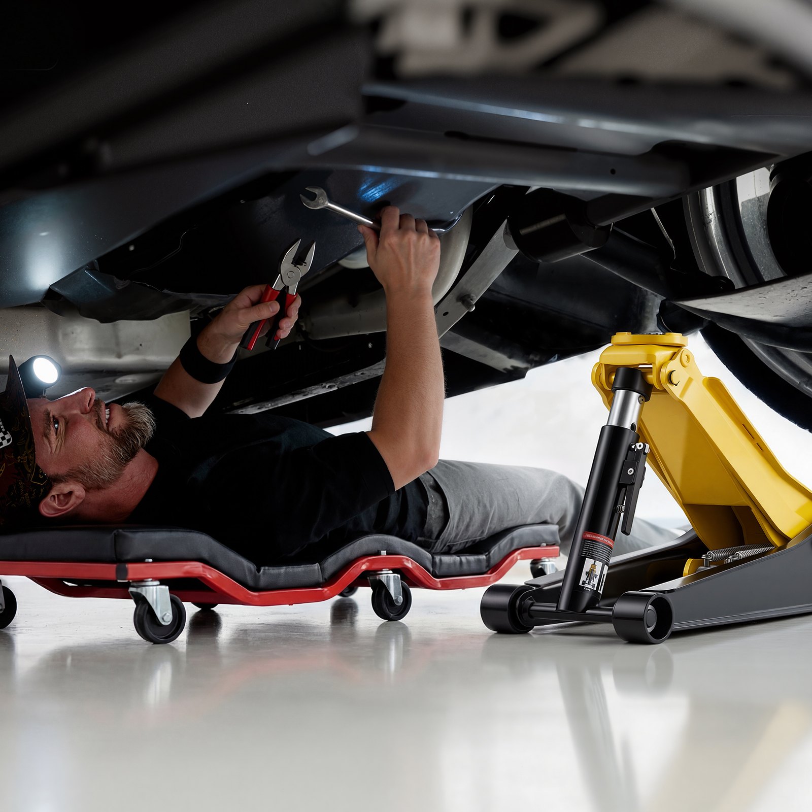 VEVOR Cric Idraulico a Carrello 3 Tonnellate a Basso Profilo, Cric Idraulico da Pavimento in Acciaio, a Doppio Pistone, Altezza di Sollevamento 75-500 mm, Ideale per Auto Sportivo, Moto, SUV e Camion