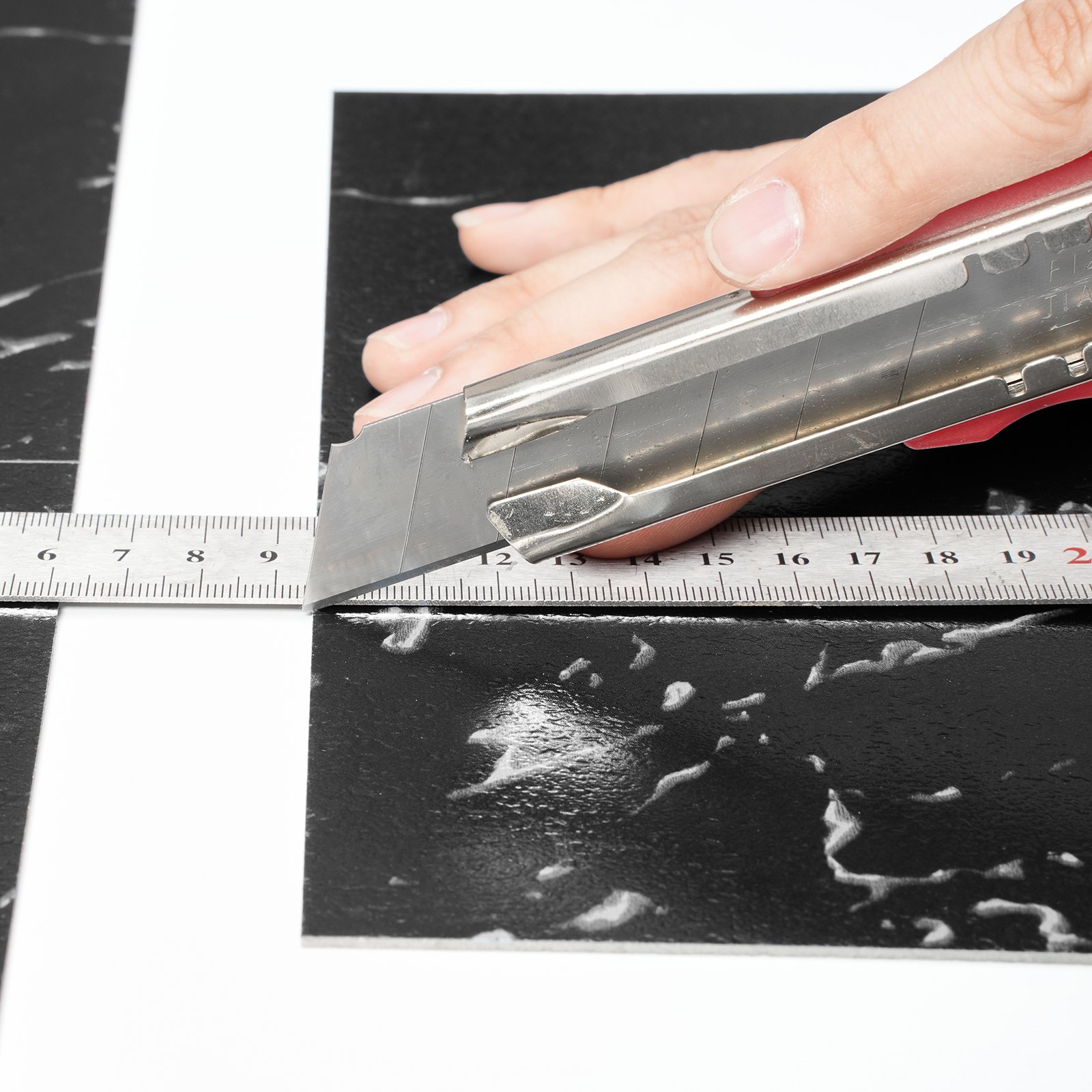 VEVOR Piastrelle per Pavimenti in Vinile Autoadesive 305 x 305 mm 50 Piastrelle Spesse 1,5 mm in Vinile Effetto Marmo Nero per Sala da Pranzo, Camere da Letto e Bagni, Facile per Decorare la Casa