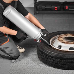 Cevik CA-1180/1 – Gonfiatore Per Pneumatici In Alluminio, 0-12 Bar, Con Protezione In Gomma E Resistente