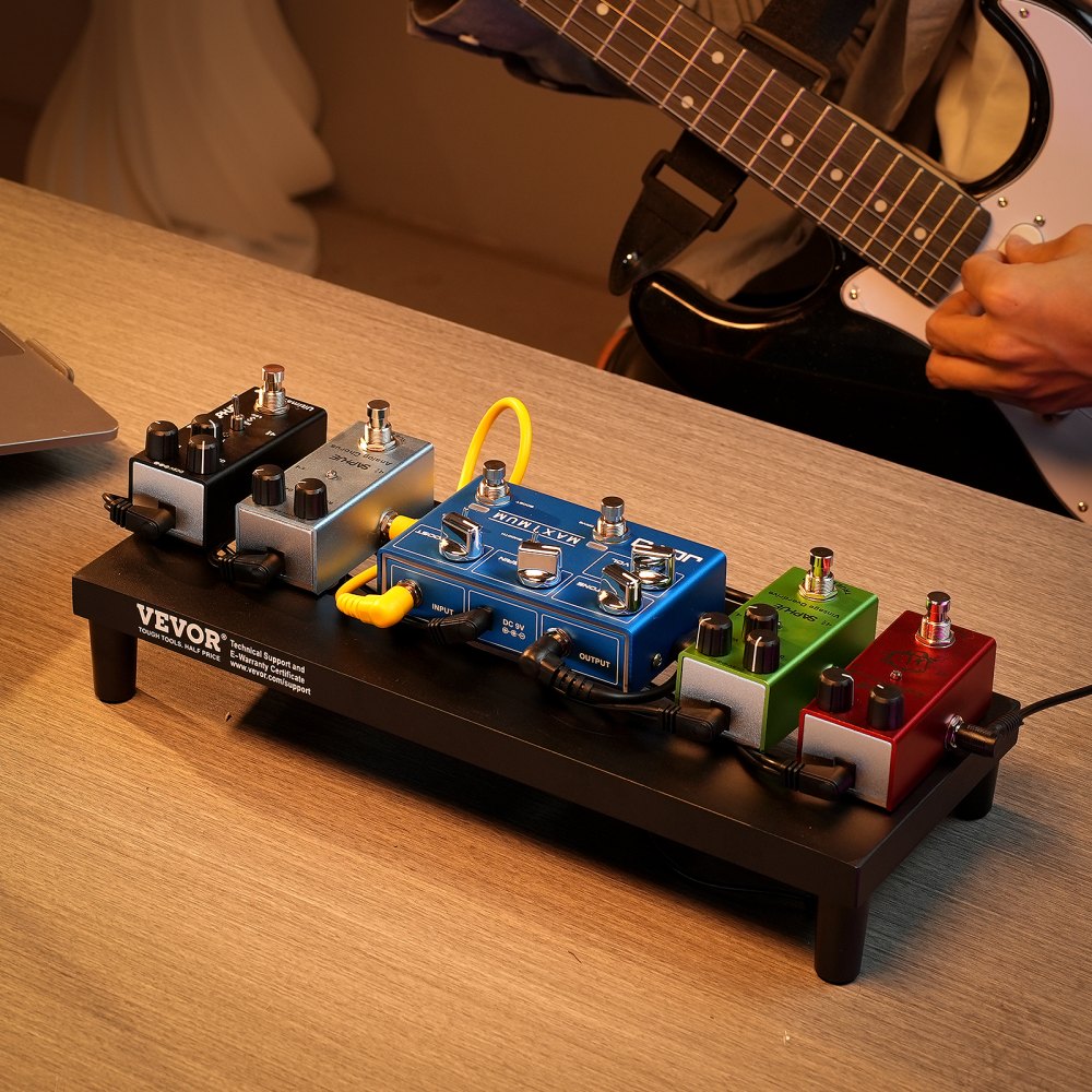 Pedalera de guitarra VEVOR, 38 x 14,5 cm, aleación de aluminio, 0,4 kg, superligera, con funda de transporte, correa de velcro de alta calidad y correa para el hombro. Admite de 4 a 6 pedales de guitarra. Tamaño pequeño.