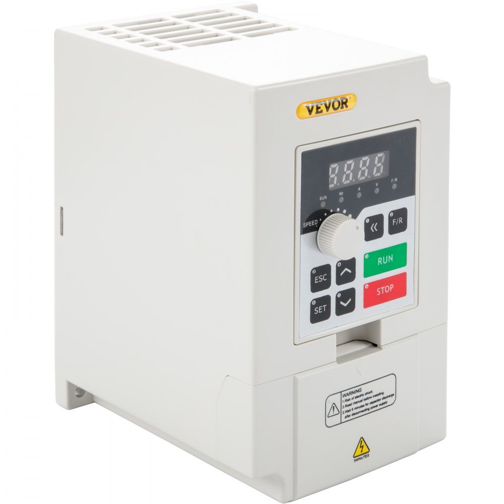 Variador de frecuencia VEVOR con panel de control y pantalla digital.