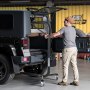 Elevador de techo rígido VEVOR, 200 lb, sistema de extracción y almacenamiento de techo rígido para Jeep, fácil de operar por una sola persona, compatible con Jeep Wranglers de 2 y 4 puertas YJ, TJ, JK, JL y 4XE y Ford Bronco de 4 puertas y 6.ª generación+