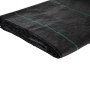 Tejido geotextil VEVOR negro con líneas de costura verdes dobladas sobre un fondo blanco limpio.