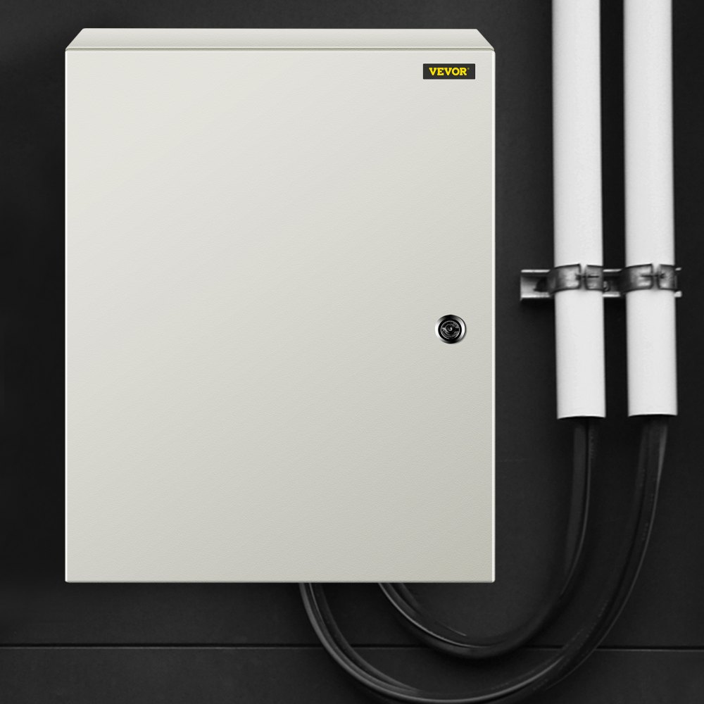 Caja de acero nema VEVOR con cerradura, montada en pared junto a tuberías de conducción.
