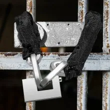 Candado de cadena resistente VEVOR, kit de cadena y candado de seguridad de 2/5 pulgadas x 3,33 pies, cadena endurecida de primera calidad, núcleo de candado de latón puro con 3 llaves, apto para bicicletas, motocicletas, generadores, puertas, scooters