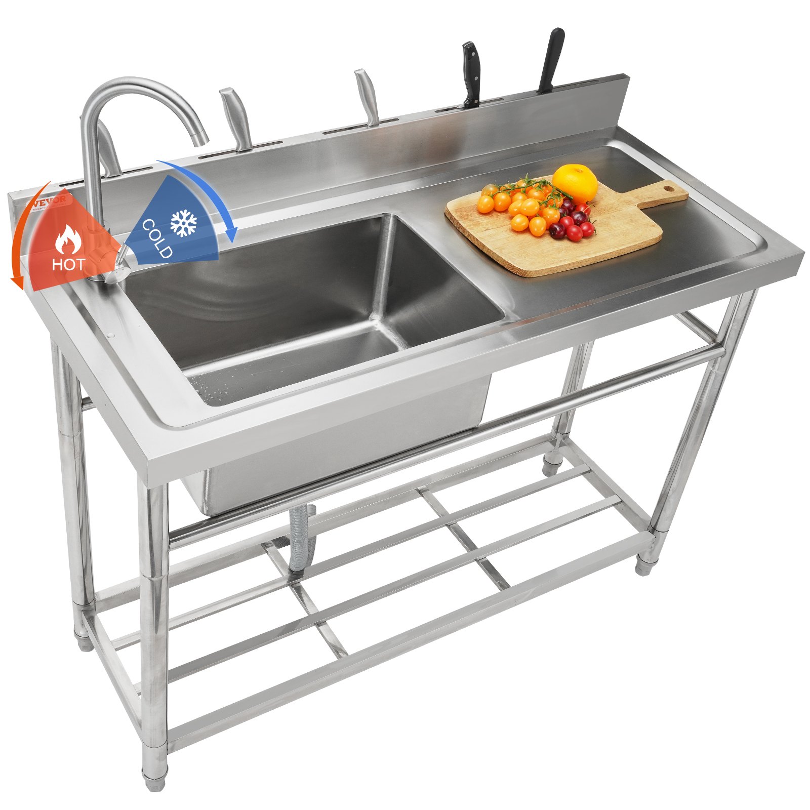 Fregadero de acero inoxidable VEVOR con grifo, cuchillos y tabla de cortar para frutas y verduras.