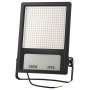 Luz de estadio LED VEVOR 300w ip65 con soporte de montaje negro y múltiples bombillas LED.