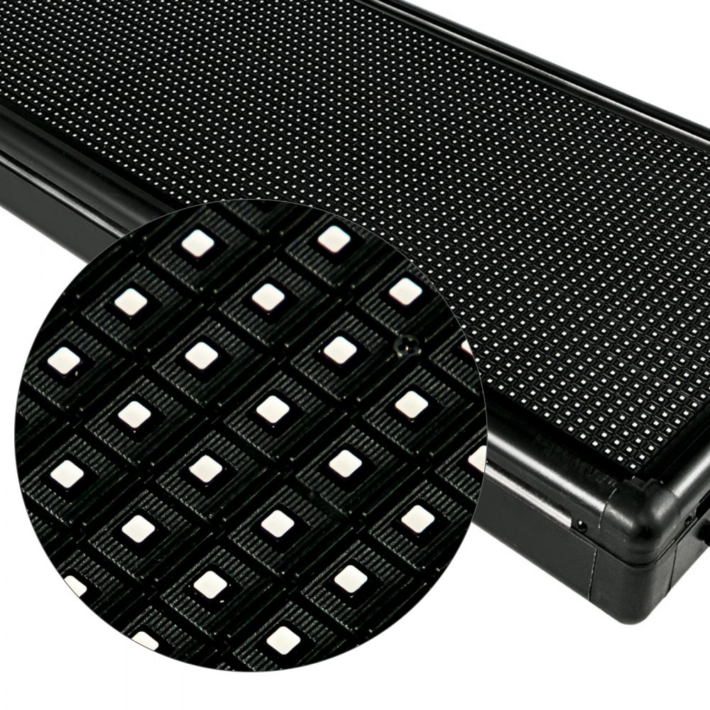 Primer plano del letrero LED VEVOR que muestra la estructura de píxeles detallada y la superficie de visualización general.