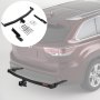 Enganche de remolque VEVOR clase 3 instalado en la parte trasera del SUV, piezas de ensamblaje que se muestran en el recuadro.