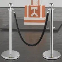VEVOR Postes Separadores Cinta Extensible Barreras De Seguridad Set 2pcs Set con cuerda de terciopelo negro-plata