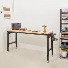 VEVOR Banco de trabajo ajustable, mesa de trabajo de garaje de 60" LX 22" W con ruedas universales, 28-39.5" de altura y capacidad de carga de 2000 libras, con tomas de corriente y tapa de madera dura