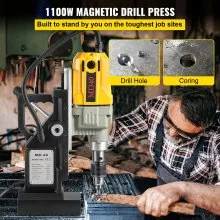 VEVOR Taladro magnético, 1100 W, 1,57 pulgadas de diámetro de perforación, 2697 lbf/12000 N, taladro eléctrico portátil con 7 puntas, máquina perforadora de velocidad máxima de 580 RPM para cualquier superficie y mejora del hogar