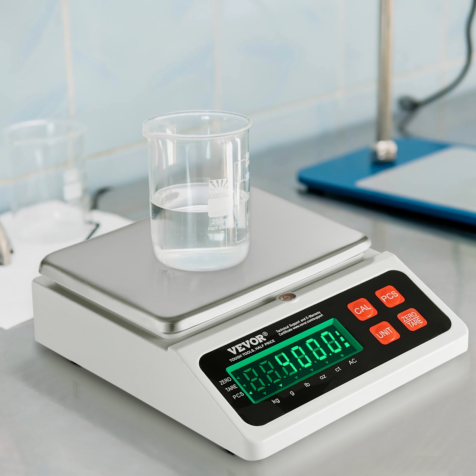 Báscula contadora industrial VEVOR con vaso medidor de líquido, pantalla digital retroiluminada y botones de control en laboratorio.