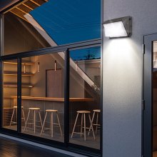 VEVOR Paquete de 4 luces LED de pared, 100 W, 10800 lm, 5000 K, luces comerciales para exteriores, iluminación de seguridad, con detección de luz inteligente, 180 cuentas LED, ahorro de energía para garajes, patios, IP65 a prueba de agua