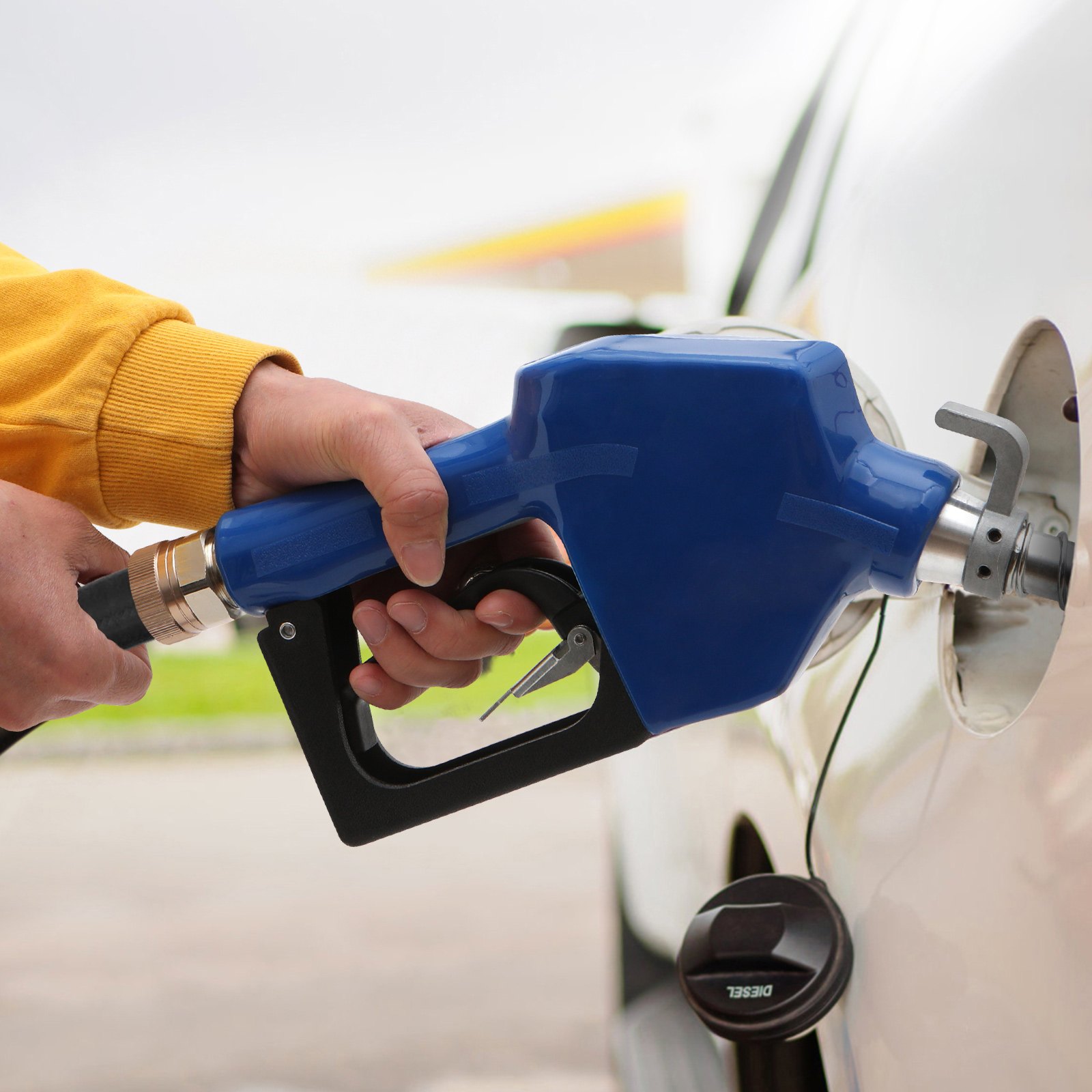 Boquilla de combustible automática VEVOR, rosca de entrada NPT de 3/4" y boquilla de 13/16", caudal máximo de 11 GPM, apagado automático, mango de bomba de gasolina de aluminio y PVC con giro de 360° para recarga de gasolina, diésel, queroseno y biodiésel.