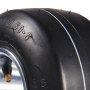 Primer plano de un neumático de kart VEVOR con marcas de tamaño 4.50-5 y una válvula de aire visible en una llanta de metal.