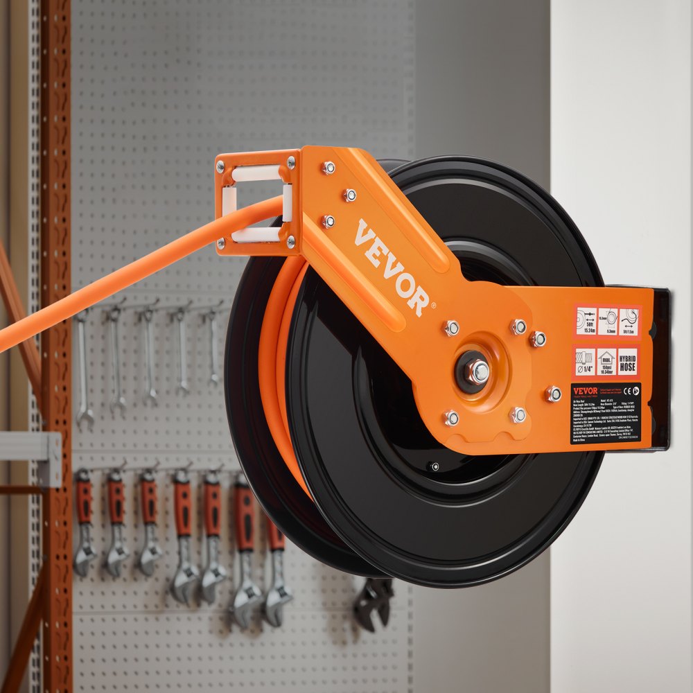 Carrete de manguera de aire retráctil VEVOR, manguera de aire de goma de 3/8 pulg. x 50 pies, presión máxima de 300 PSI, carrete de manguera para compresor de aire con rebobinado automático y entrada de 5 pies, carrete de brazo único de alta resistencia para montaje en techo/pared y soporte giratorio de 180°.