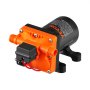 Bomba de diafragma de agua VEVOR con panel frontal naranja, carcasa negra y cables rojos para conexiones.