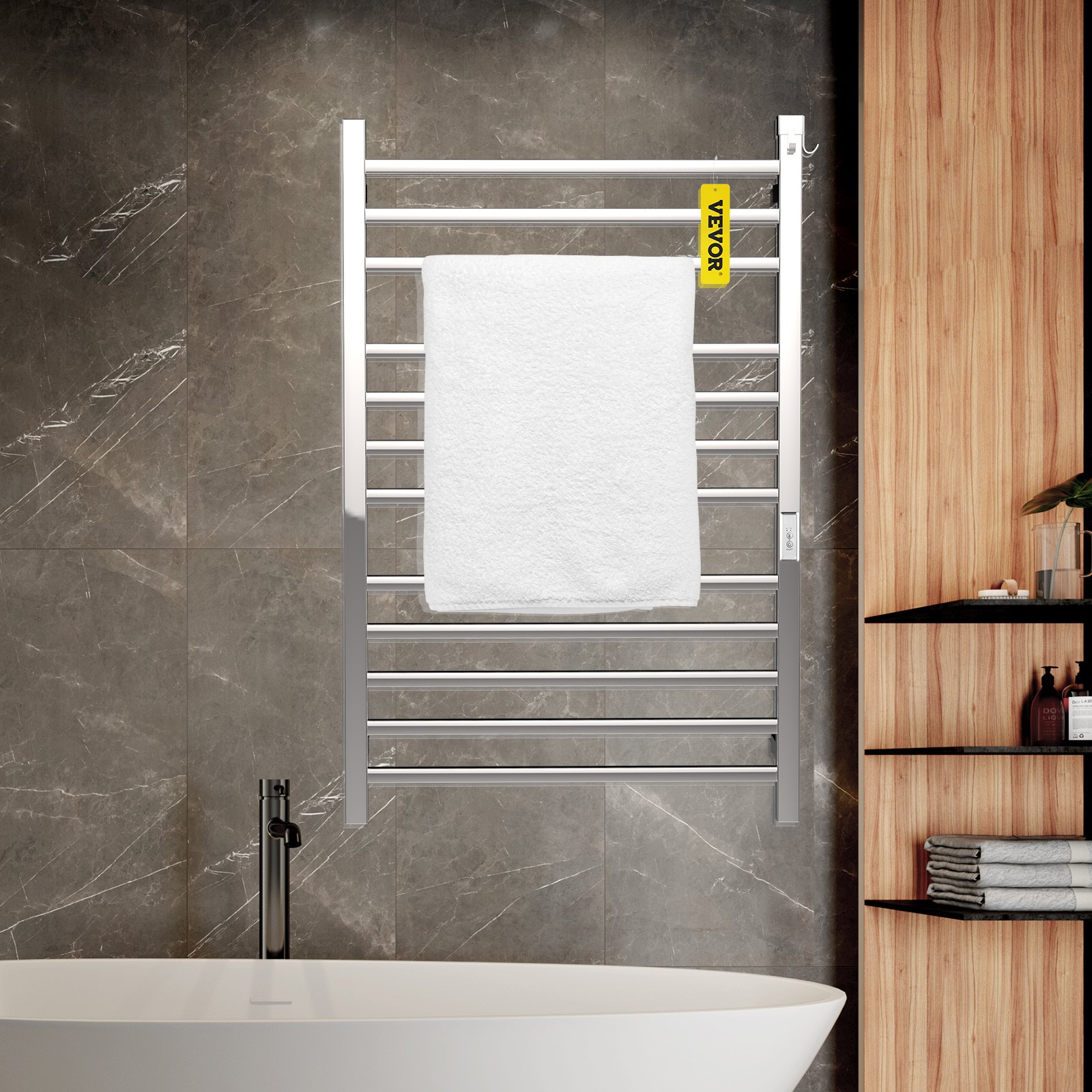 Toallero calefaccionado VEVOR con toalla blanca en baño moderno.