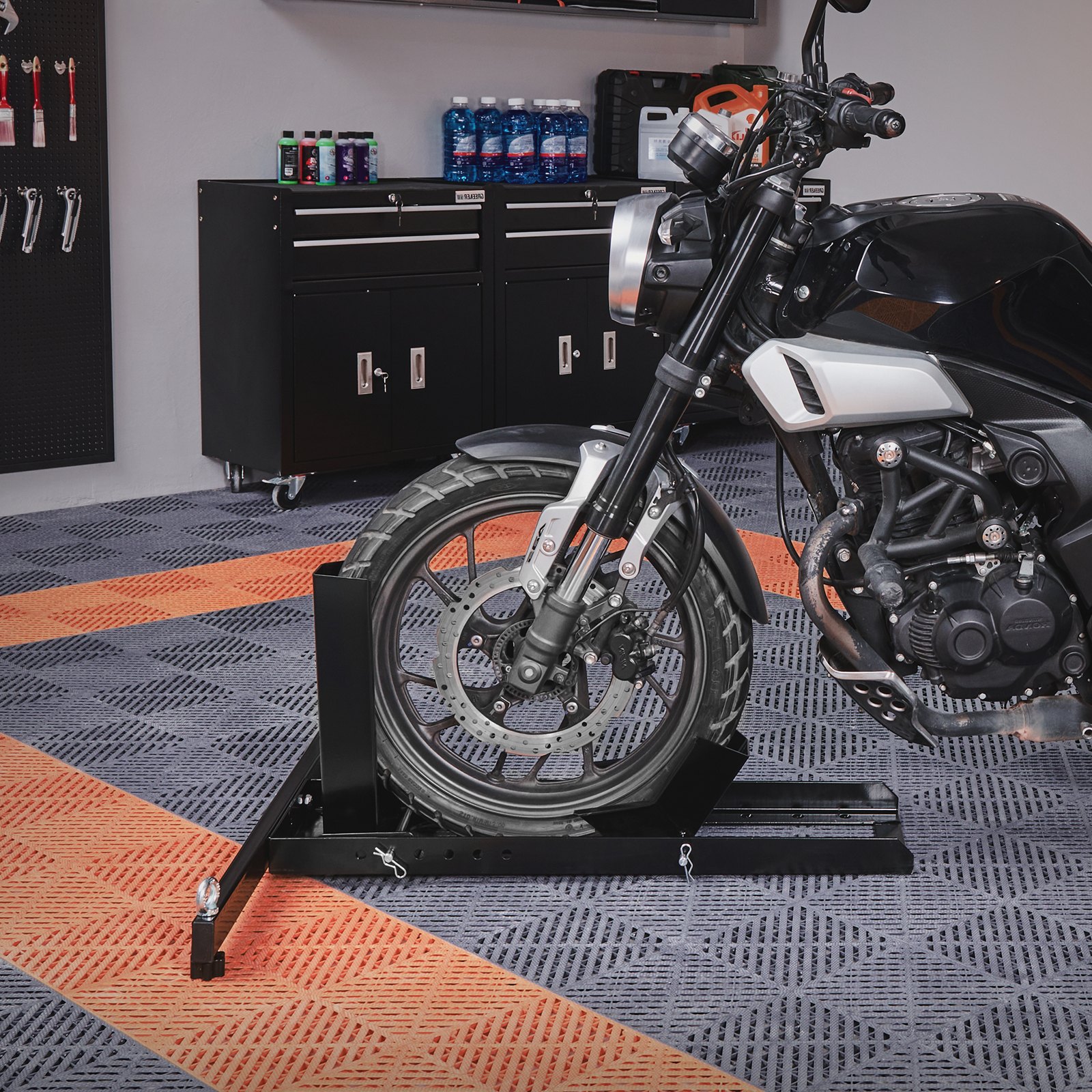 VEVOR Calzo para rueda de motocicleta vertical, capacidad de 1800 libras, soporte para rueda delantera de motocicleta de acero resistente con 6 orificios ajustables, para motocicletas todoterreno de 15 a 22 pulgadas, motocicletas estándar