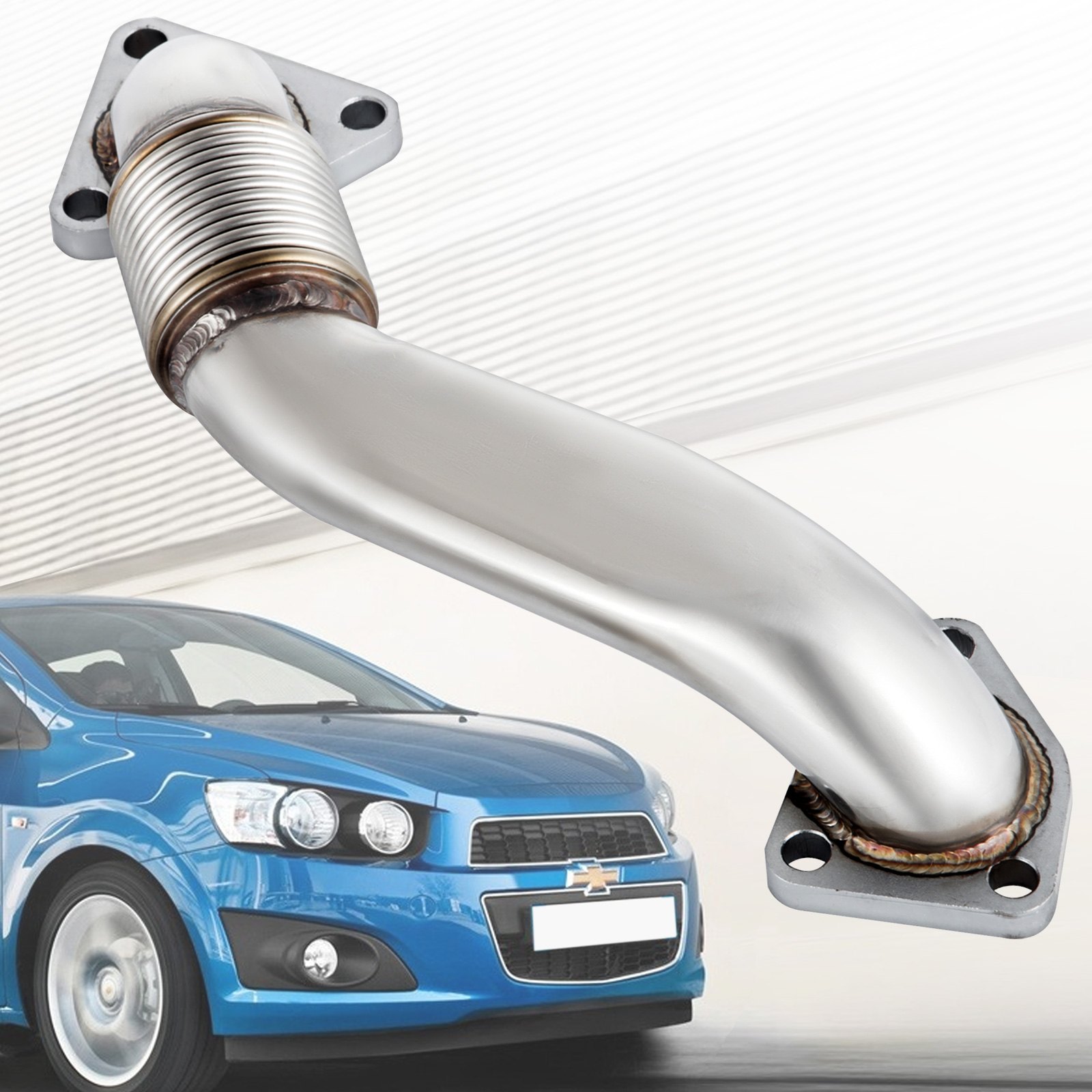Tubo ascendente VEVOR duramax delante de un hatchback chevrolet azul.