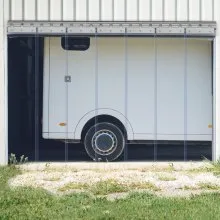 Cortina de tiras VEVOR, 84" de alto x 42" de ancho, 0,08" de grosor, 7 piezas de cortina de tiras de PVC transparente para puertas de congelador, refrigeradores y puertas de almacén, con 50 % de superposición