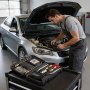 Kit de prueba de compresión de cilindros de motor VEVOR, rango de manómetro de 10 a 200 PSI, kit de prueba de compresión con 4 adaptadores, tubos metálicos rectos y angulados extendidos para automóviles y motocicletas.