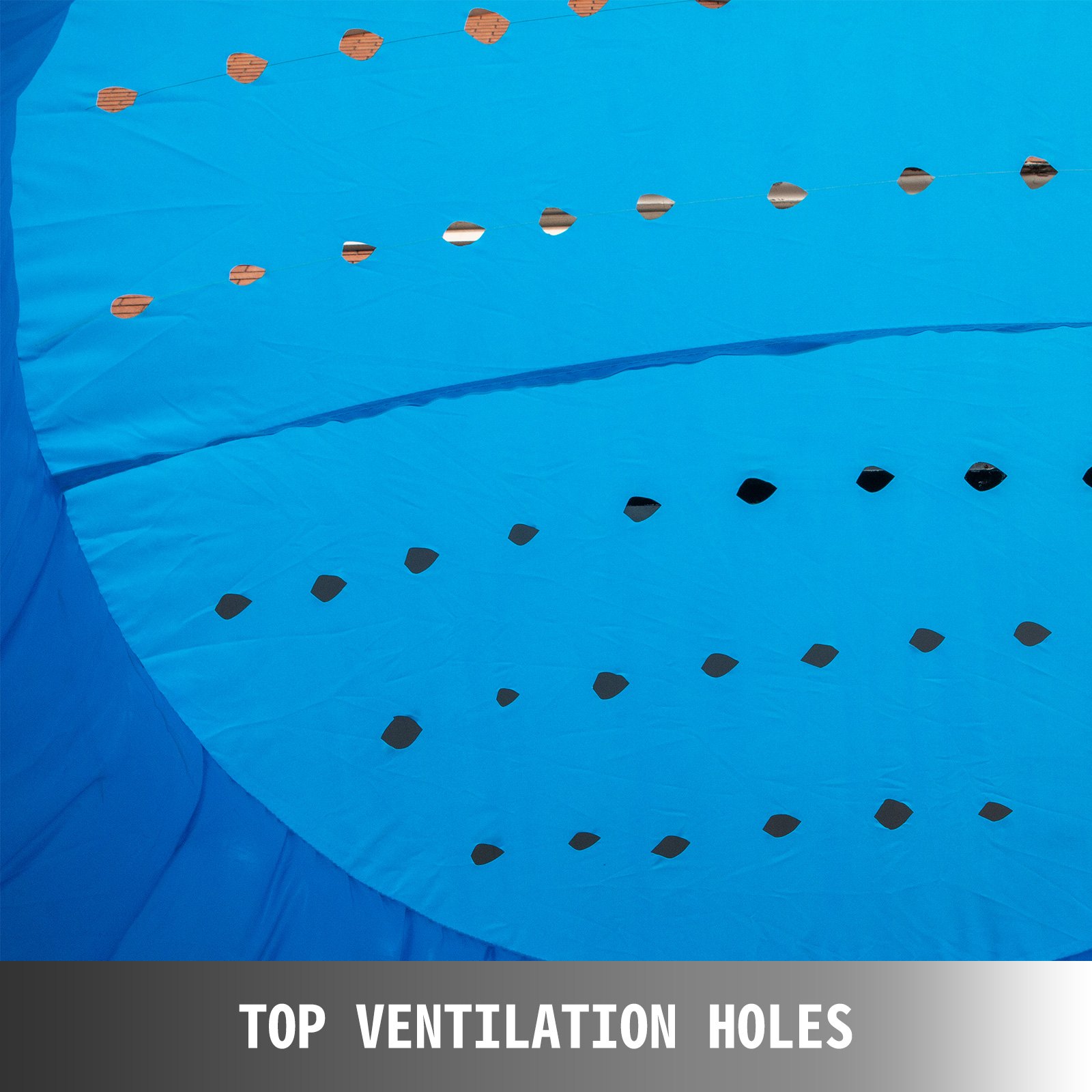 Tela azul con orificios de ventilación, etiquetado como &quot;orificios de ventilación superiores&quot; en el cubo de efectivo inflable VEVOR.