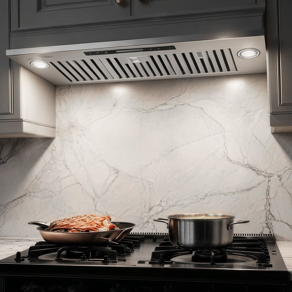 Campana extractora empotrada VEVOR, 900 CFM, 4 velocidades, 36 pulgadas, acero inoxidable, con ventilación integrada, control táctil y remoto, luces LED, filtros deflectores, convertible con/sin conductos, homologada por ETL