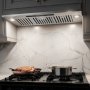 Campana extractora empotrada VEVOR, 900 CFM, 4 velocidades, 36 pulgadas, acero inoxidable, con ventilación integrada, control táctil y remoto, luces LED, filtros deflectores, convertible con/sin conductos, homologada por ETL