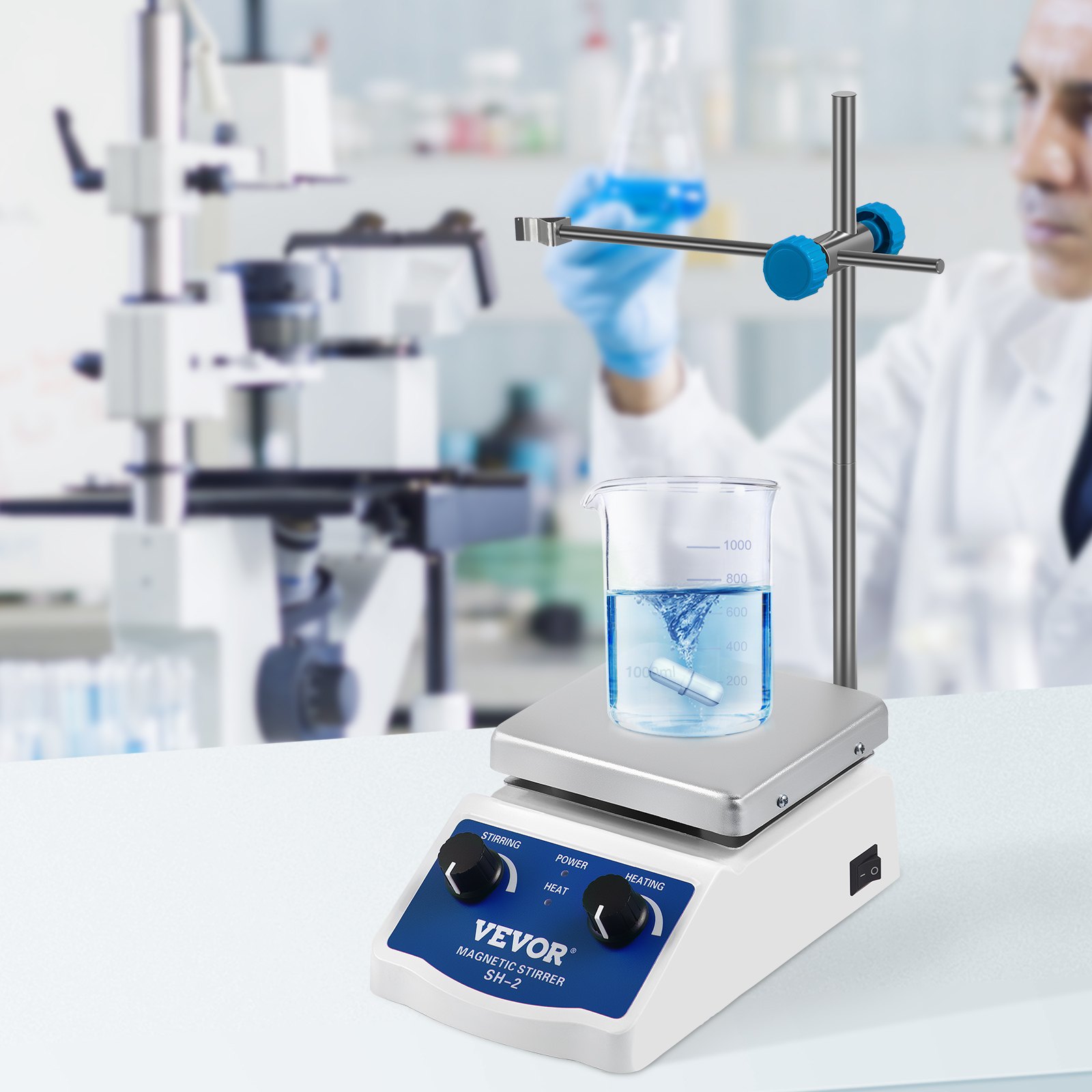 Agitador magnético VEVOR en laboratorio con mezcla de solución azul en vaso de precipitados.
