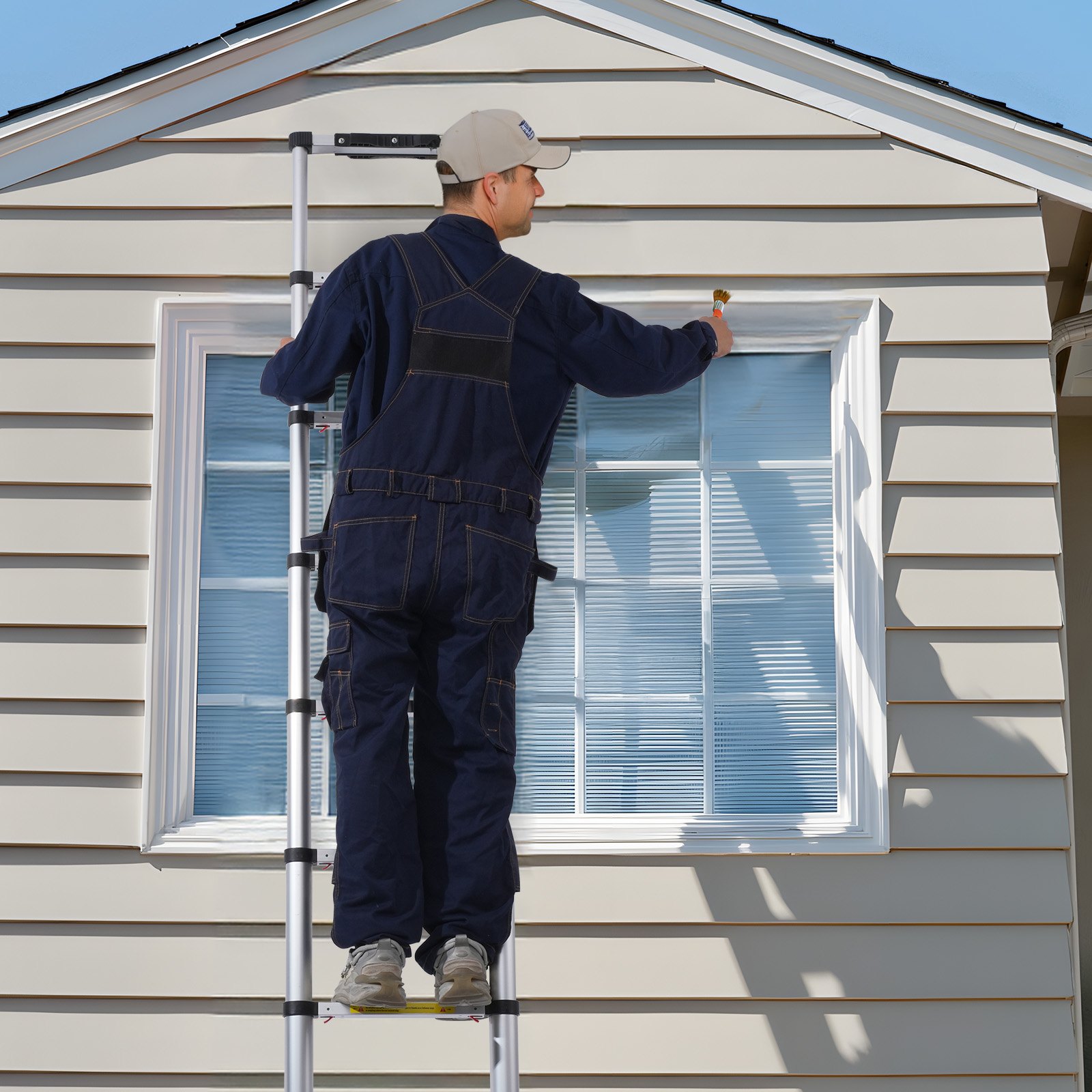Escalera telescópica VEVOR, ligera, extensible, de aluminio, de 2,5 m, plegable con un solo botón, capacidad de 170 kg, con patas antideslizantes, portátil y compacta para casa, caravana y loft.