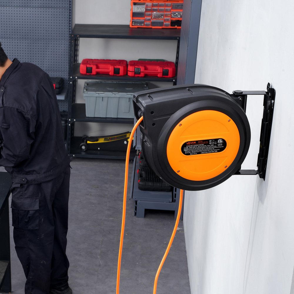 Carrete de cable de extensión retráctil VEVOR, 75 pies, resistente, 14 AWG/3C SJTOW, cable de alimentación retráctil con toma triple iluminada, disyuntor de 13 A, soporte giratorio de 180° para montaje en techo o pared.