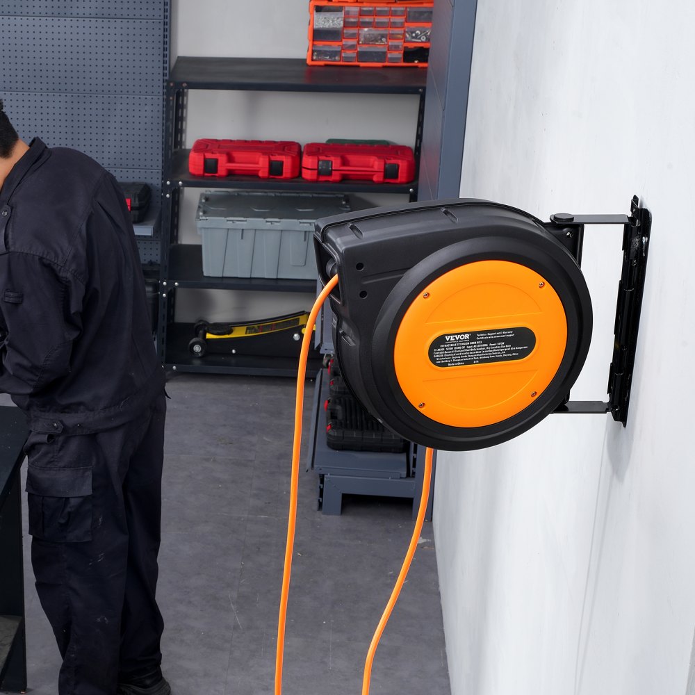 VEVOR Carrete de Cable de Extensión Retráctil, 80 Pies, 12 AWG/3C SJTOW, Cable de Alimentación con Toma Triple Iluminada, Disyuntor de 15 A, Soporte Giratorio de 180° en Techo o Pared, Naranja