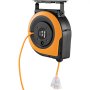 Carrete de cable de extensión retráctil VEVOR, 65 pies, negro y naranja, con soporte y enchufe de cable visible.