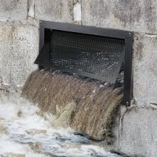 Ventilación de inundación VEVOR, 8" de altura x 16" de ancho x 2" de profundidad Ventilación de inundación de la base, para reducir el daño de la base y el riesgo de inundación, negro, montado en la pared, para espacios de arrastre, garajes y recintos de altura completa
